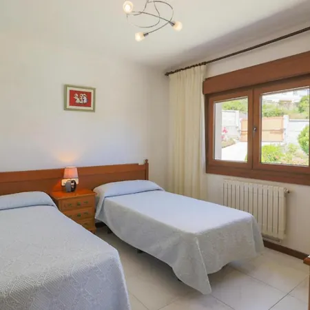 4 Bedroom Front In * Raxo