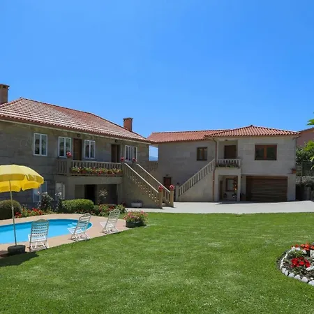 4 Bedroom Front In Raxo